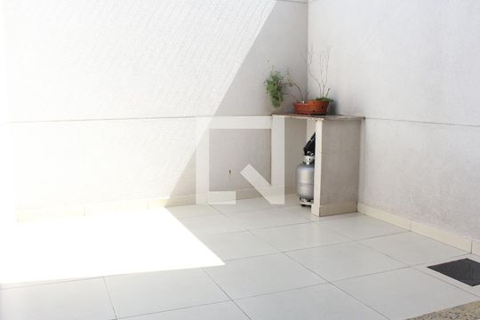 Quintal de casa à venda com 3 quartos, 149m² em Imirim, São Paulo