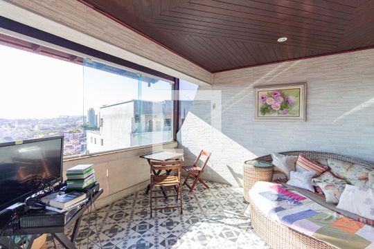 Sacada superior de casa à venda com 4 quartos, 150000m² em Conceição, Osasco