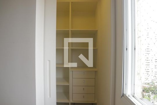 Closet da suíte de apartamento à venda com 2 quartos, 72m² em Chácara Inglesa, São Paulo