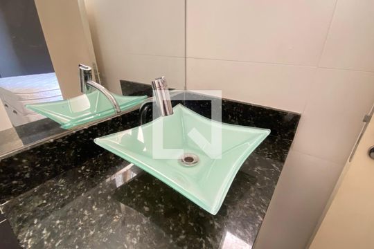 Banheiro Suíte  de apartamento para alugar com 1 quarto, 30m² em Brás, São Paulo