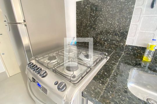 Cozinha  de apartamento para alugar com 1 quarto, 30m² em Brás, São Paulo