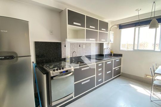 Cozinha  de apartamento para alugar com 1 quarto, 30m² em Brás, São Paulo