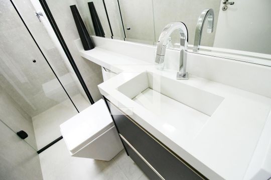 Banheiro de apartamento para alugar com 2 quartos, 45m² em Usina Piratininga, São Paulo