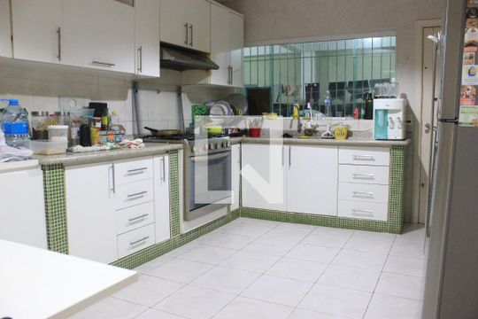 Cozinha de casa para alugar com 5 quartos, 400m² em Vila Galvão, Guarulhos