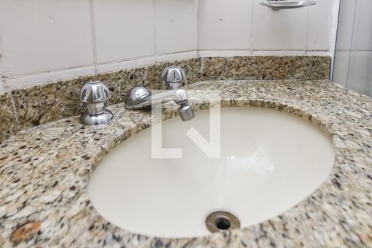 Banheiro de apartamento para alugar com 1 quarto, 26m² em Consolação, São Paulo