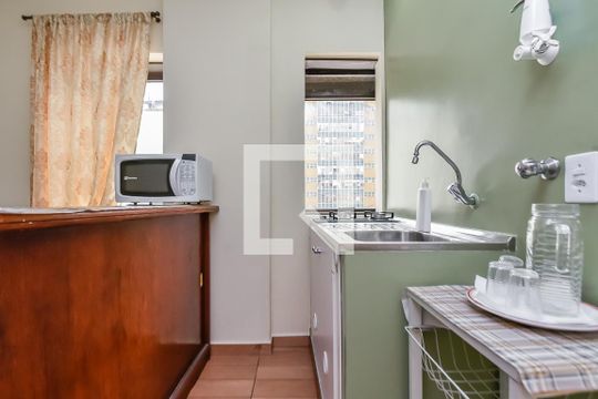 Cozinha de apartamento para alugar com 1 quarto, 26m² em Consolação, São Paulo