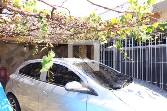 Garagem de casa à venda com 4 quartos, 250m² em Jardim Sao Carlos (zona Leste), São Paulo