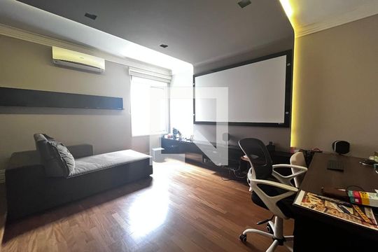 Sala de casa à venda com 4 quartos, 700m² em Parque Taquaral, Campinas