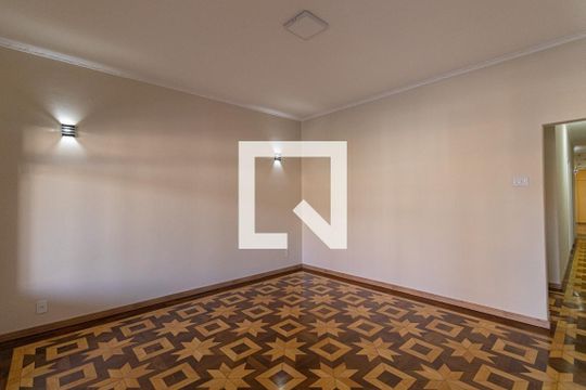 Casa para alugar com 3 quartos, 310m² em Vila Guilhermina, São Paulo