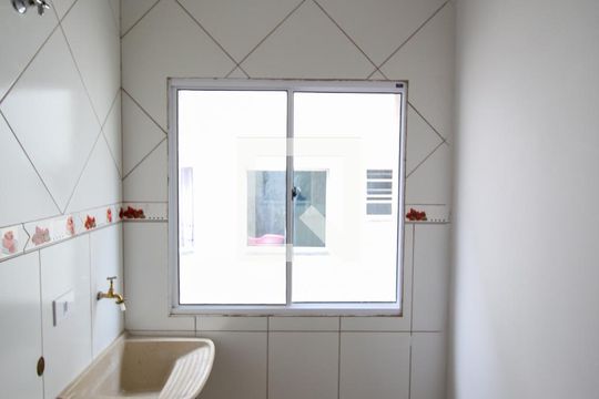Área de Serviço de apartamento para alugar com 2 quartos, 42m² em Vila Cristina, Ferraz de Vasconcelos