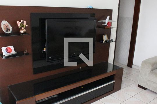 Sala de casa para alugar com 2 quartos, 280m² em Santa Teresinha, São Paulo