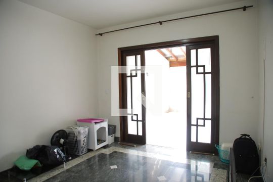 Sala de casa à venda com 3 quartos, 170m² em Umuarama, Osasco