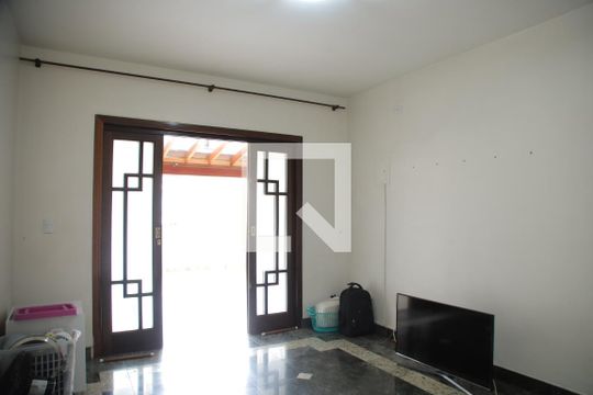 Casa à venda com 3 quartos, 170m² em Umuarama, Osasco