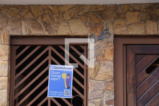 Fachada de casa à venda com 3 quartos, 170m² em Umuarama, Osasco
