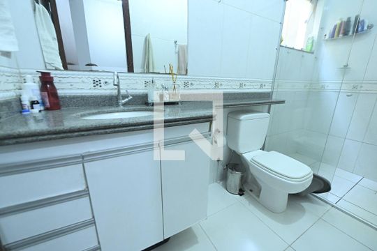 Banheiro de casa à venda com 4 quartos, 192m² em Setor Jaó, Goiânia
