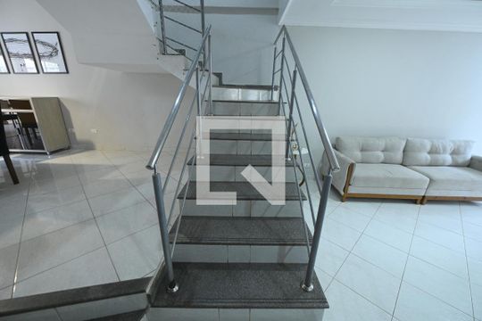 Escada de casa à venda com 4 quartos, 192m² em Setor Jaó, Goiânia