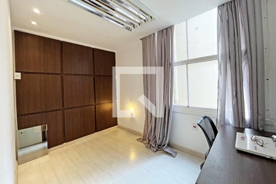 Quarto 1 de apartamento para alugar com 2 quartos, 50m² em Centro Histórico, Porto Alegre