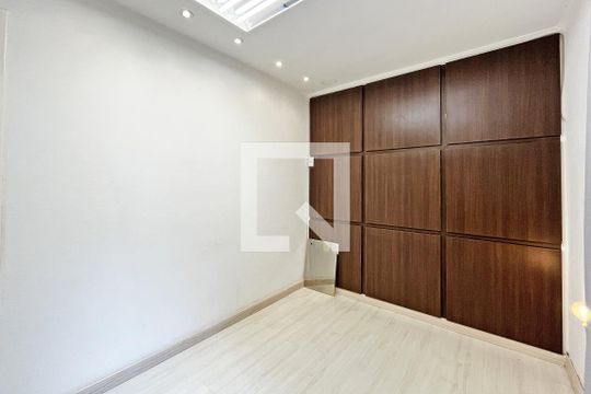 Quarto 1 de apartamento para alugar com 2 quartos, 50m² em Centro Histórico, Porto Alegre