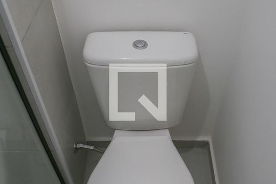 Banheiro de apartamento à venda com 1 quarto, 30m² em Várzea da Barra Funda, São Paulo