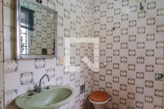 banheiro de casa à venda com 3 quartos, 160m² em Ipiranga, São Paulo