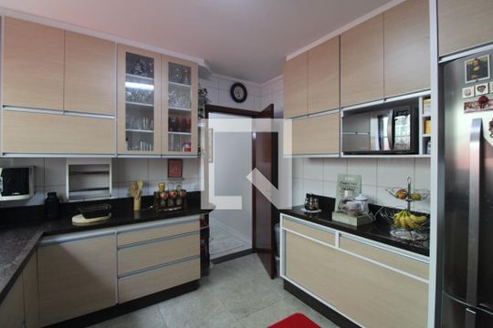 Cozinha de casa para alugar com 3 quartos, 250m² em Vila Romano, São Paulo