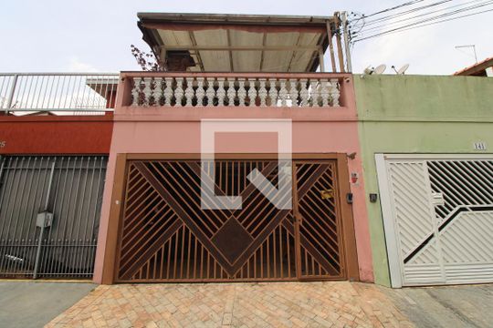 Fachada de casa para alugar com 3 quartos, 250m² em Vila Romano, São Paulo
