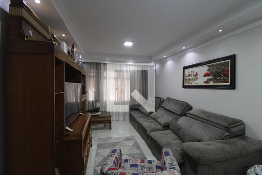 Sala de casa para alugar com 3 quartos, 250m² em Vila Romano, São Paulo
