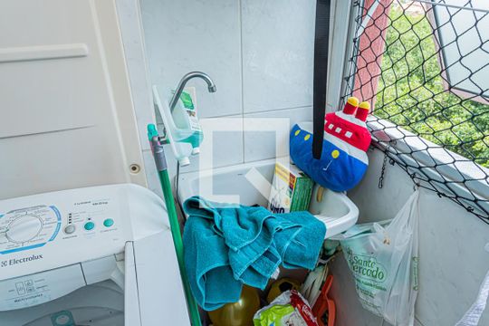 Área de Serviço de apartamento para alugar com 2 quartos, 55m² em Conjunto Residencial Vista Verde, São Paulo