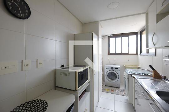 Cozinha de apartamento para alugar com 2 quartos, 78m² em Cristo Redentor, Porto Alegre