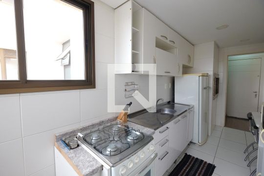 Cozinha de apartamento para alugar com 2 quartos, 78m² em Cristo Redentor, Porto Alegre