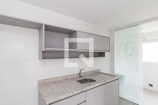 Cozinha e Área de Serviço de apartamento à venda com 1 quarto, 53m² em São João, Porto Alegre