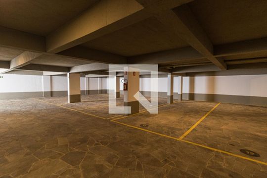 Garagem de apartamento à venda com 2 quartos, 83m² em São João, Porto Alegre