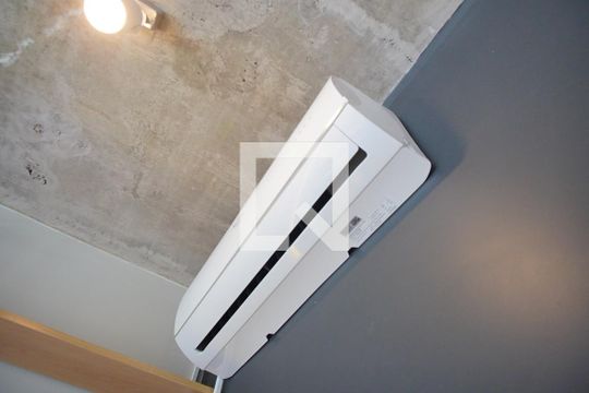 Sala _Quarto  de apartamento à venda com 1 quarto, 20m² em Santa Cecília, Porto Alegre