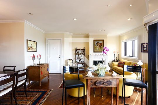 Apartamento à venda com 3 quartos, 230m² em Vila Suzana, São Paulo
