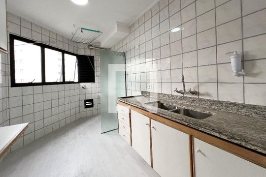 Cozinha de apartamento à venda com 2 quartos, 89m² em Vila Olímpia, São Paulo