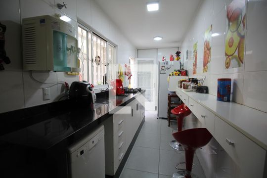 Cozinha de casa à venda com 3 quartos, 130m² em Vila Dom Pedro I, São Paulo