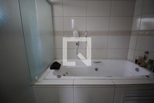 Banheiro da Suite 1 de casa à venda com 3 quartos, 130m² em Vila Dom Pedro I, São Paulo
