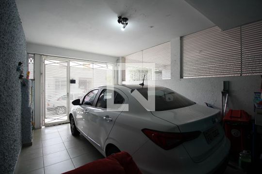 Garagem de casa à venda com 3 quartos, 130m² em Vila Dom Pedro I, São Paulo
