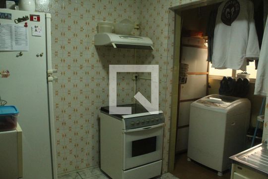 Cozinha e Área de Serviço de apartamento à venda com 2 quartos, 56m² em Socorro, São Paulo