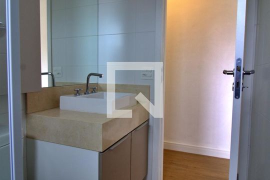 Banheiro da Suíte 2 de apartamento para alugar com 2 quartos, 69m² em Jardim Caboré, São Paulo