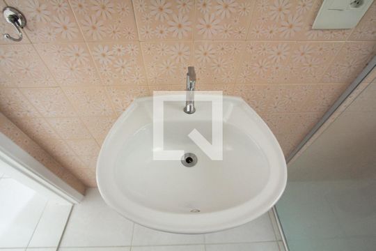 Banheiro de apartamento para alugar com 1 quarto, 48m² em Vila Uberabinha, São Paulo