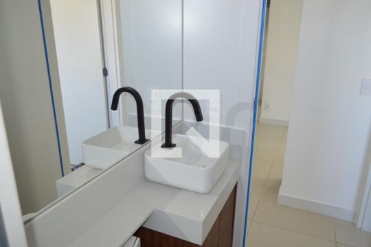 Banheiro de apartamento à venda com 2 quartos, 41m² em  Vila Independencia, São Paulo