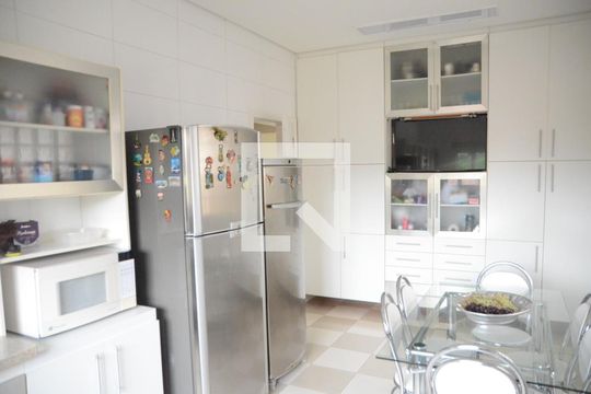 Cozinha de casa à venda com 5 quartos, 408m² em Adalgisa, Osasco