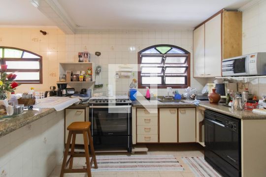Cozinha de casa à venda com 4 quartos, 200m² em Jardim Santa Mena, Guarulhos