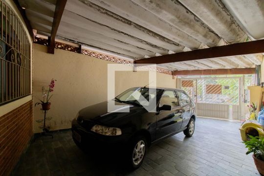 Garagem de casa à venda com 4 quartos, 200m² em Jardim Santa Mena, Guarulhos