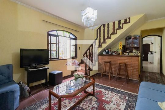 Casa à venda com 4 quartos, 200m² em Jardim Santa Mena, Guarulhos