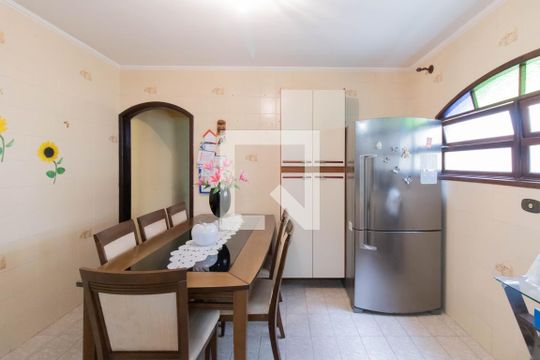 Copa de casa à venda com 4 quartos, 200m² em Jardim Santa Mena, Guarulhos