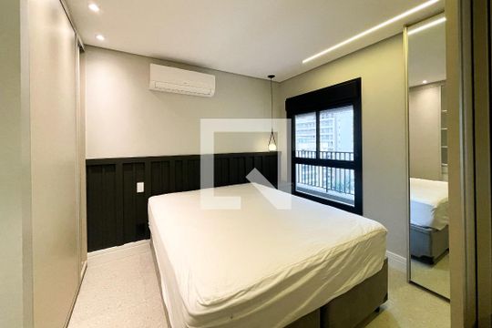 Quarto de apartamento para alugar com 1 quarto, 35m² em Pinheiros, São Paulo