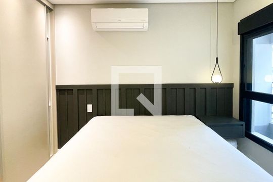 Quarto de apartamento para alugar com 1 quarto, 35m² em Pinheiros, São Paulo