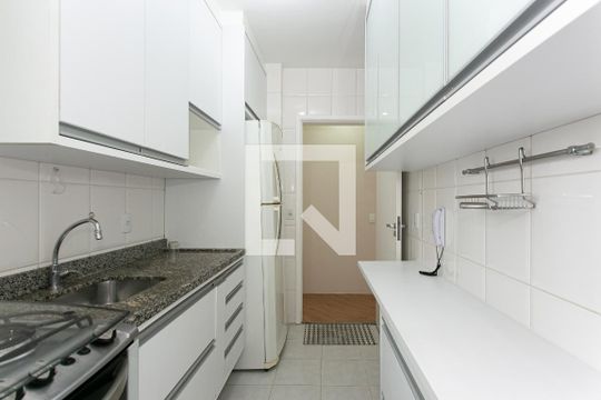 Cozinha de apartamento para alugar com 3 quartos, 72m² em Vila Gomes Cardim, São Paulo